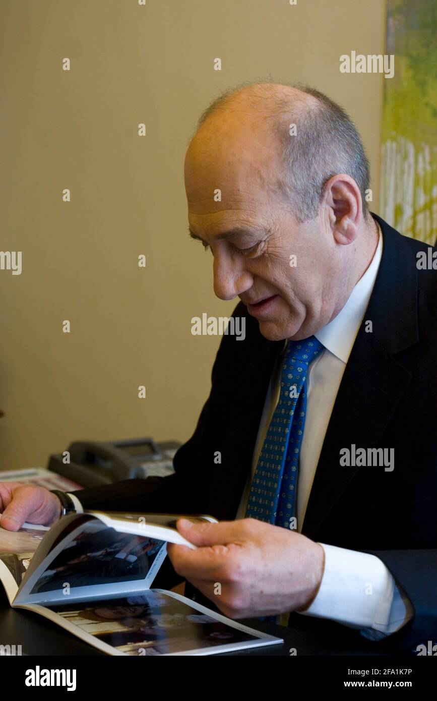 Israel, Jerusalem, Ehud Olmert Israels Premierminister in seinem Haus 29. März 2007 Stockfoto