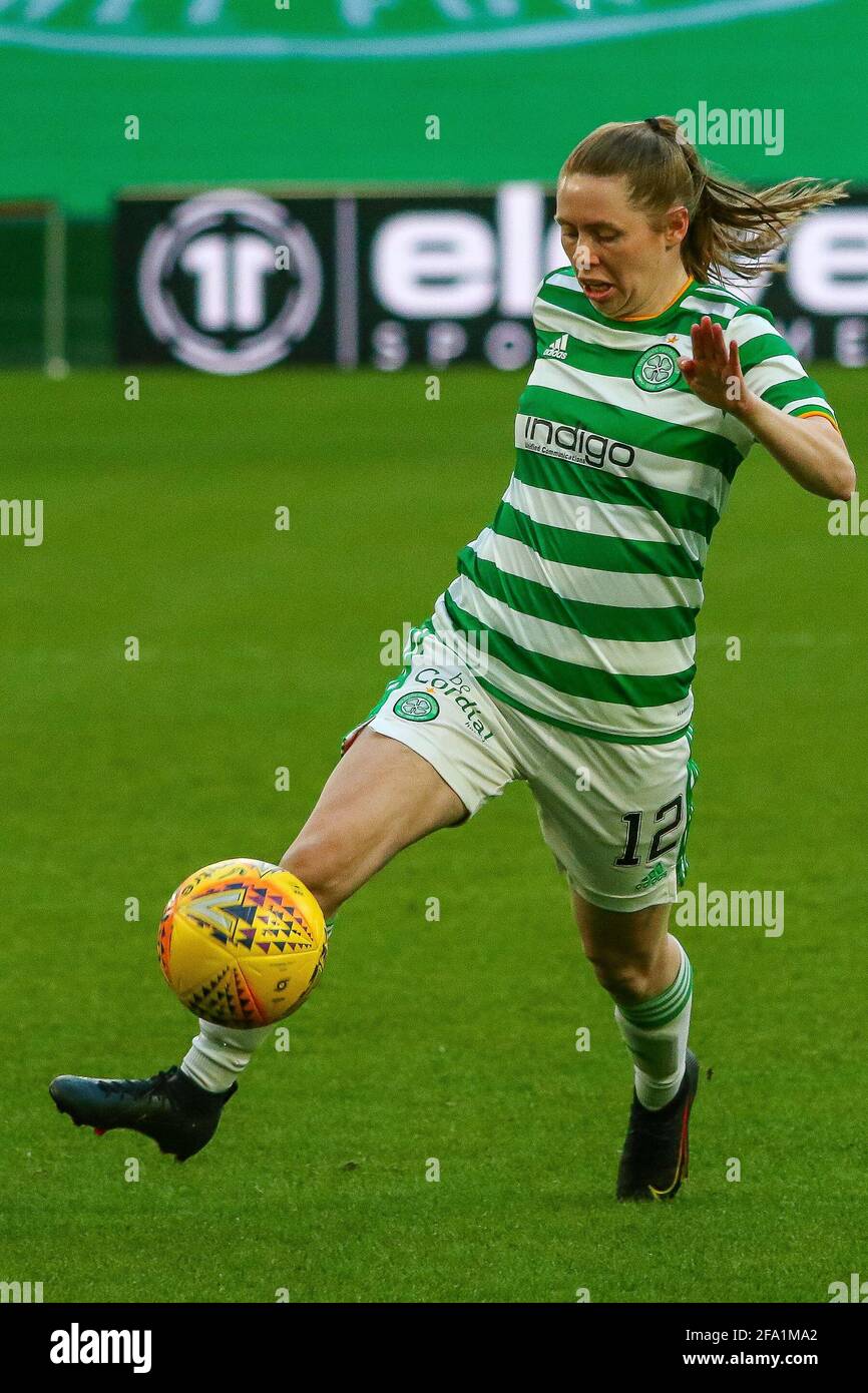 Glasgow. VEREINIGTES KÖNIGREICH. April 2021. Rachel Donaldson (#12) von Celtic Women FC während der Scottish Building Society SWPL1 Fixture Celtic FC vs. Rangers FC, Celtic Park, Glasgow. 21/04/2021 Credit Colin Poultney/Alamy Live News Stockfoto