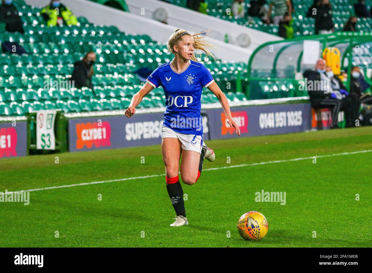 Glasgow. VEREINIGTES KÖNIGREICH. April 2021. Brogan Hay (#7) von Rangers Women FC während der Scottish Building Society SWPL1 Fixture Celtic FC vs. Rangers FC, Celtic Park, Glasgow. 21/04/2021 Credit Colin Poultney/Alamy Live News Stockfoto