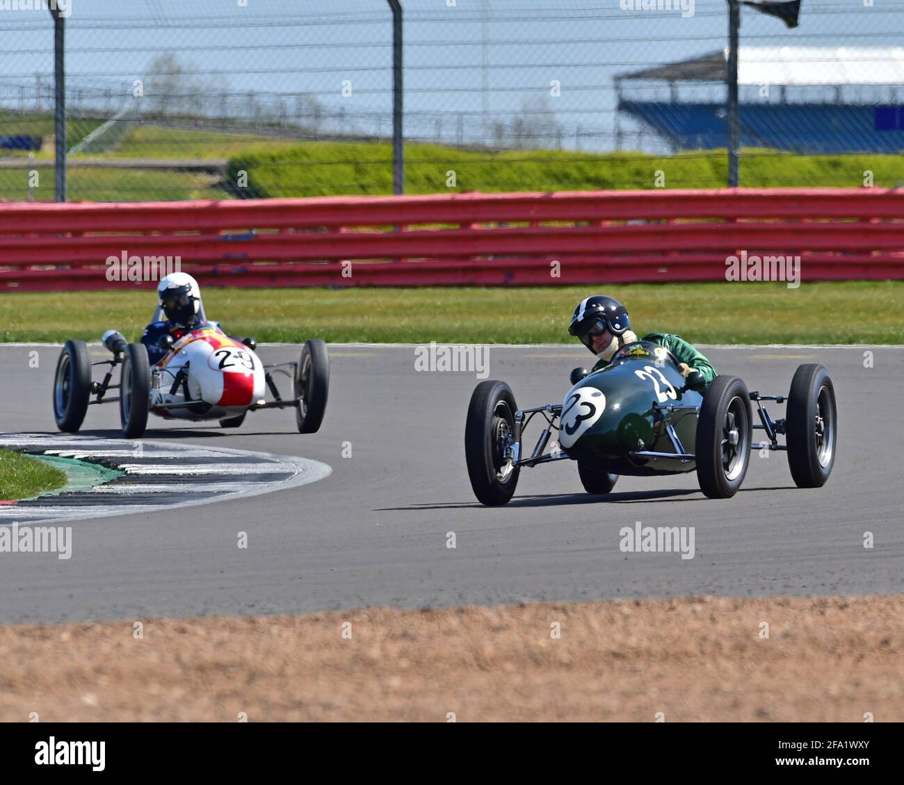 George Shackleton, Cooper Mk XI, gefolgt von Chris Wilson, Cooper Mk10, Formel 3, 500 Owners Association, VSCC Spring Start Meeting, 17. April Stockfoto