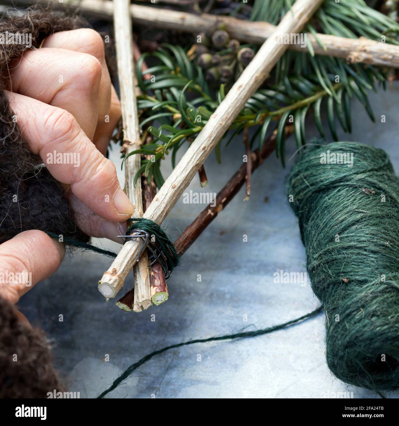 Adventsstern ist aus natürlichen Materialien hergestellt, Deutschland Stockfoto