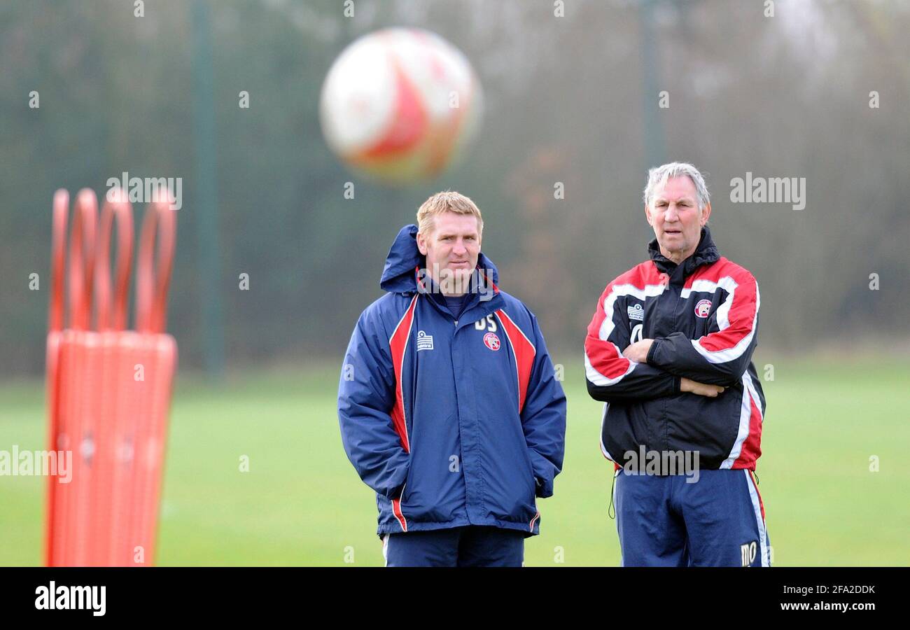 Deen Smith Walsall FC auf dem Trainingsgelände mit Chris Nicholl. 9/2/2011. BILD DAVID ASHDOWN Stockfoto