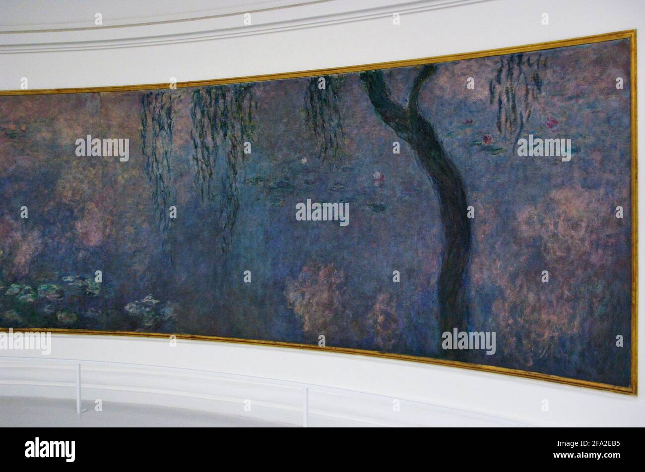 Claude Monet (1840-1926). Französischer impressionistischer Maler. Die Seerosen: Die zwei Weiden, ca. 1915-1926. Öl auf Leinwand (200 x 1700 cm). Orangerie Museum. Paris. Frankreich. Stockfoto