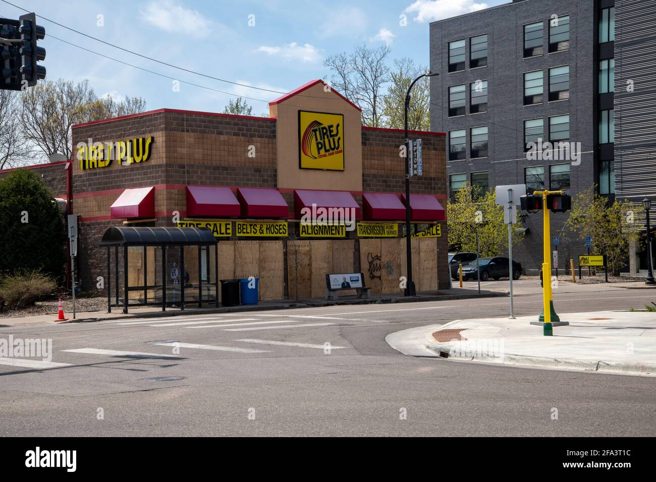 Logo tires Fotos und Bildmaterial in hoher Auflösung Alamy