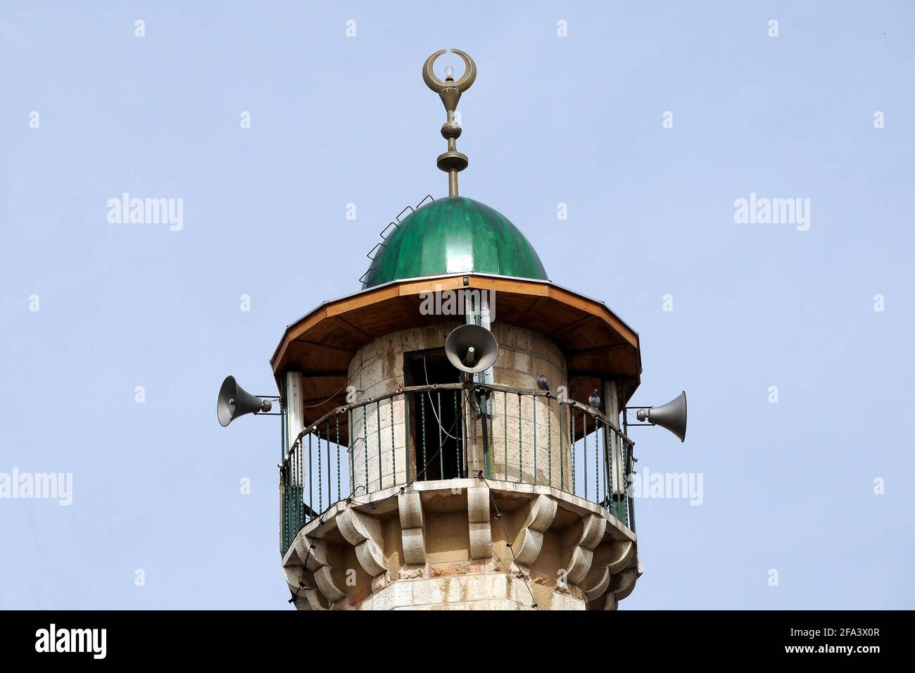 Jerusalem: Spitze des Minaretts mit Lautsprechern in Ostjerusalem Stockfoto