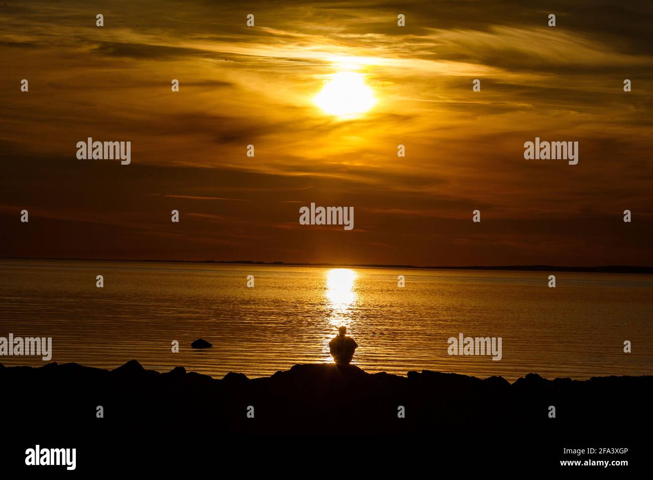Heysham, Lancashire, Großbritannien. April 2021. Morecambe Bays feinstes Attribut sind die Sonnenuntergänge über Morecambe Bay von Morecambe Credit: PN News/Alamy Live News Stockfoto