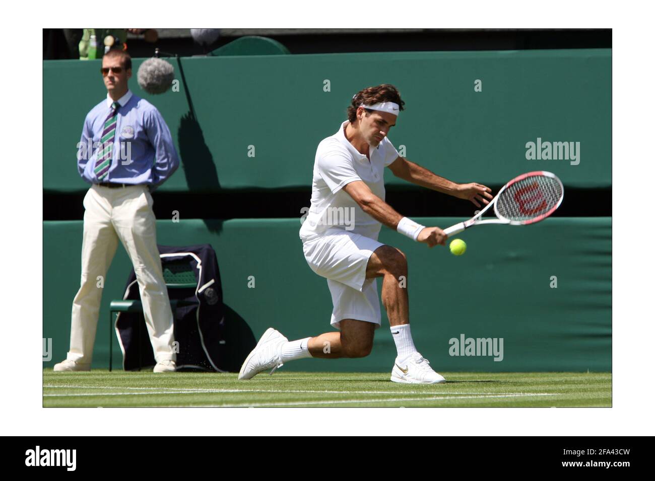 Roger Federer am ersten Tag von Wimbledon @008.... Foto von David Sandison The Independent Stockfoto