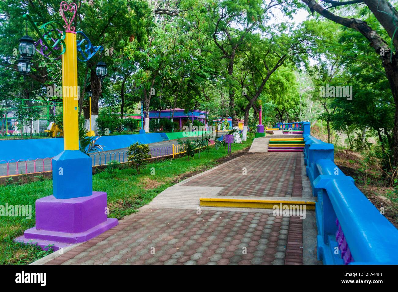 Malecon, Böschung oder Esplanade entlang einer Uferpromenade des Sees Laguna de Masaya in Masaya, Nicaragua Stockfoto