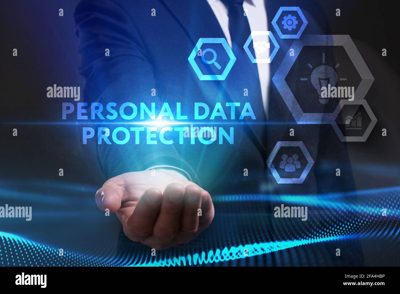 Wirtschaft, Technologie, Internet und Netzwerk Konzept. Junge Unternehmer arbeiten an einer virtuellen Bildschirm der Zukunft und sieht die Inschrift: Persönliche dat Stockfoto