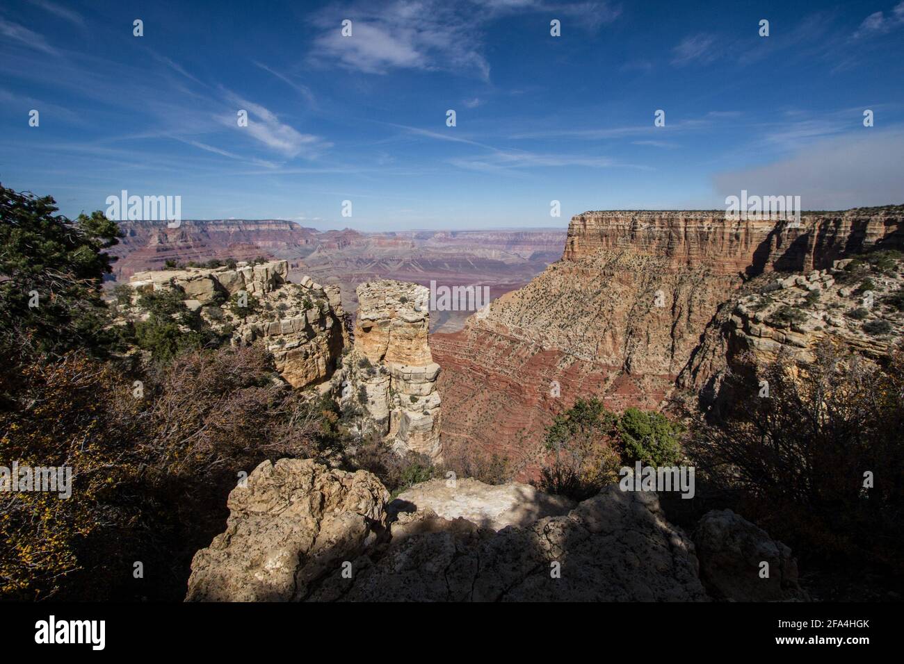 Der Grand Canyon ist eine der großen Naturlandschaften auf dem Planeten. Die Schönheit ihrer Formationen, 446 km lang, bis zu 18 Meilen (29 km) breit und ein Stockfoto