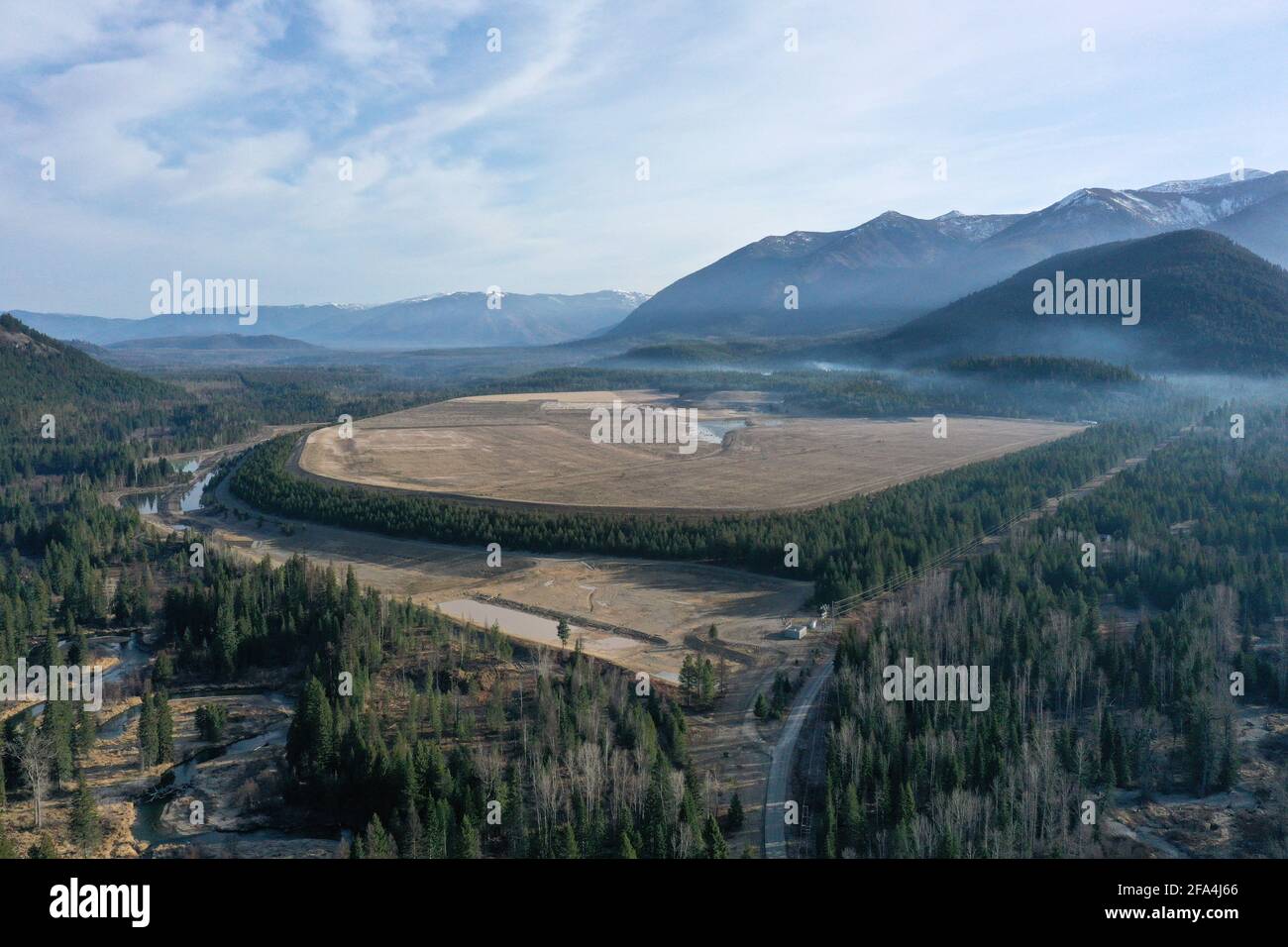 Abraumhalden der Troy Mine nach den Sanierungsarbeiten. Lincoln County, Montana. (Foto von Randy Beacham) Stockfoto