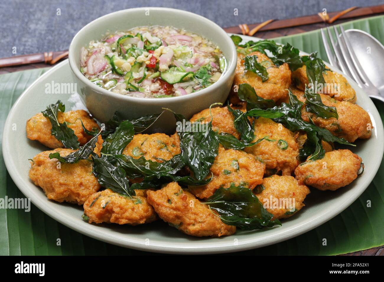 tod man pla, Thai gebratener Fischkuchen Stockfoto