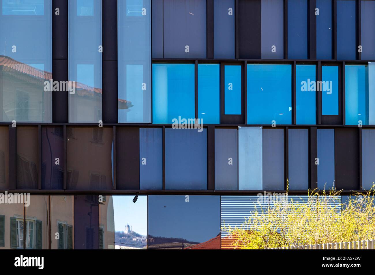 Turin, Italien. März 2021. Piemont, Turin. Nuvola Lavazza Gebäude zeitgenössische Architektur von Cino Zucchi Kredit: Unabhängige Fotoagentur/Alamy Live News Stockfoto