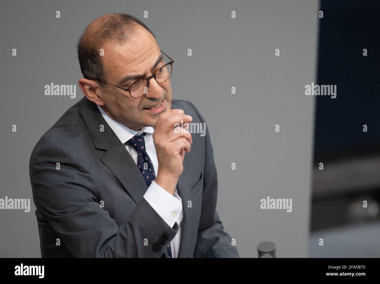 Berlin Deutschland April 21 Grigorios Aggelidis Fdp Spricht Im Bundestag Zum Thema Familienpolitik Quelle Christophe Gateau Dpa Alamy Live News Stockfotografie Alamy