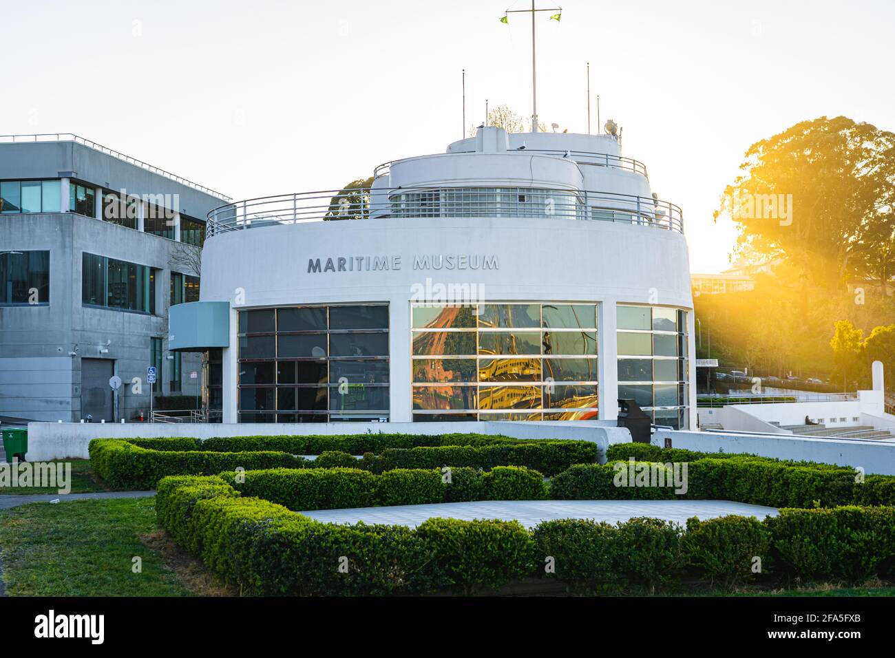 Das Maritime Museum in San Francisco hat etwa 35,000 Ausstellungsstücke, die der lokalen Seegeschichte gewidmet sind. Stockfoto