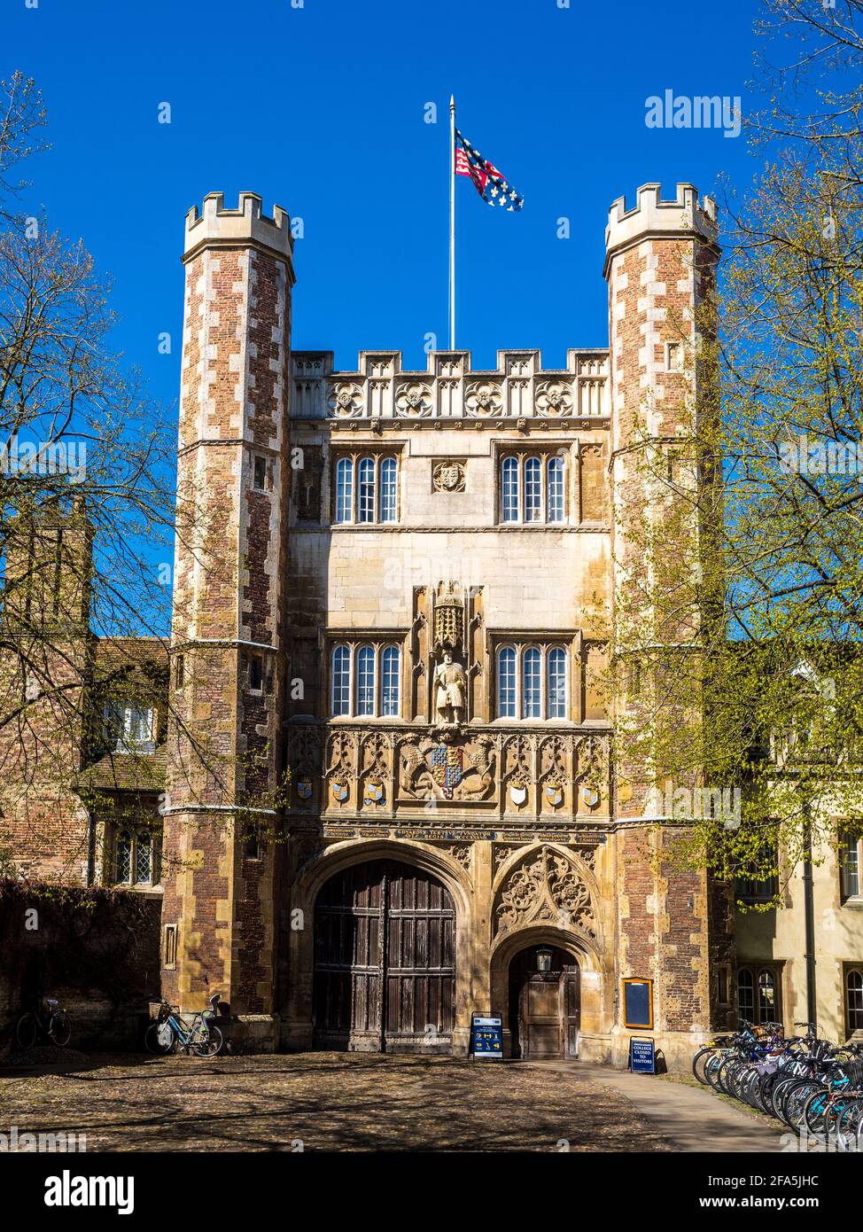 Trinity College Cambridge - Trinity College Great Gate - Trinity College ist Teil der University of Cambridge. Das große Tor stammt aus dem frühen 16. Jahrhundert. Stockfoto