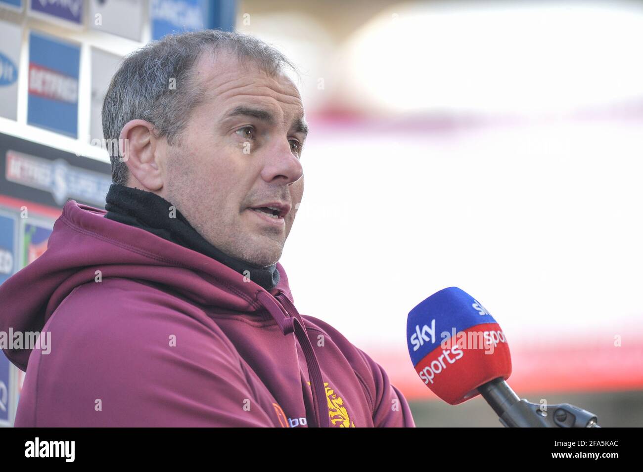 Huddersfield, England - 22. April 2021 - Ian Watson Head Coach of Huddersfield Giants Pre-Match Rugby League Betfred Super League Runde 4 Huddersfield Giants vs St. Helens im John Smith's Stadium, Huddersfield, UK Stockfoto