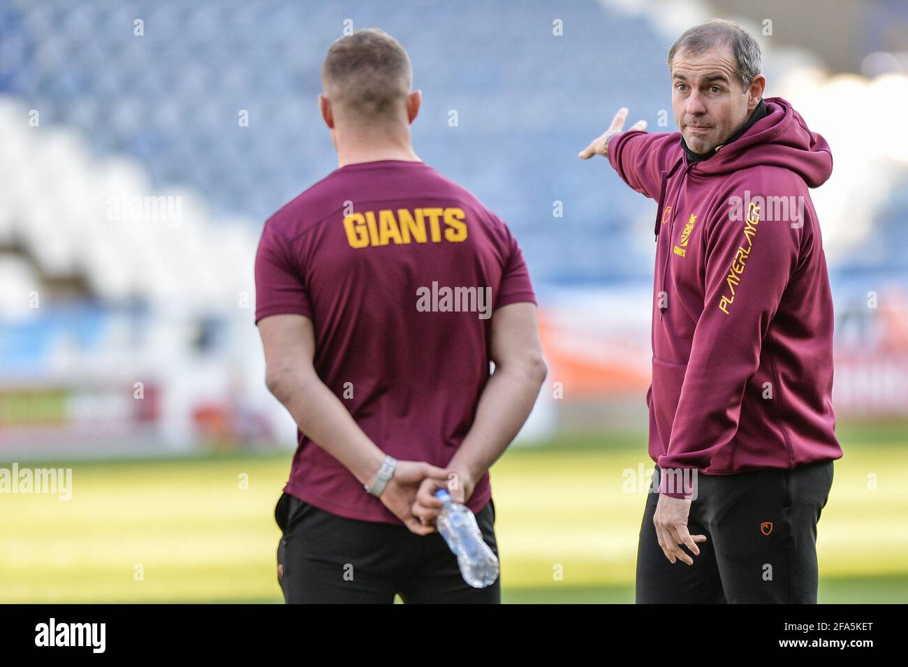 Huddersfield, England - 22. April 2021 - Ian Watson Head Coach of Huddersfield Giants vor dem Spiel während der Rugby League Betfred Super League Runde 4 Huddersfield Giants gegen St. Helens im John Smith's Stadium, Huddersfield, Großbritannien Stockfoto