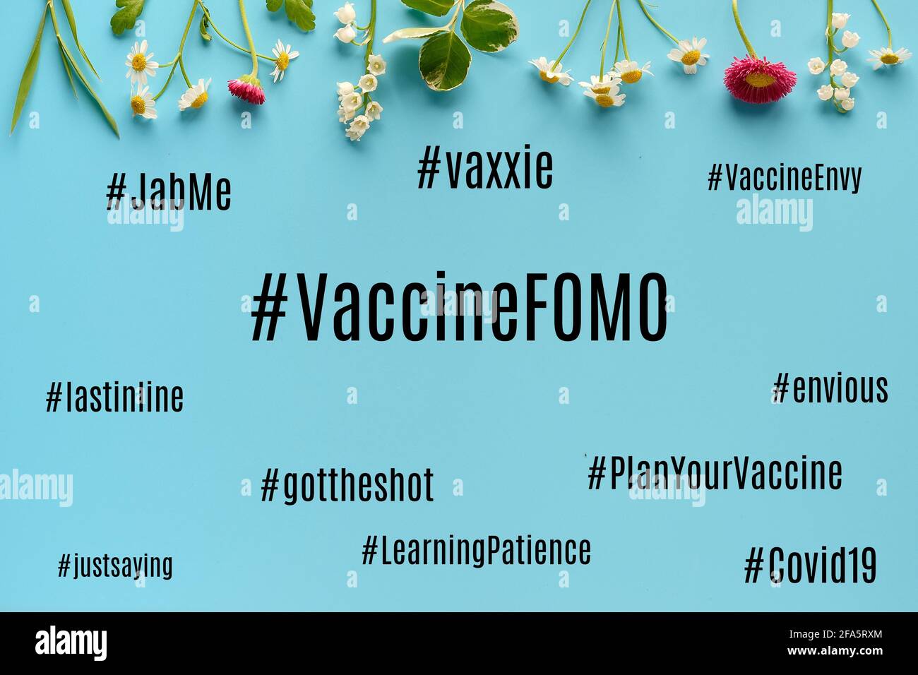 Hashtag für Impfstoff-FOMO. Angst vor dem Verschwinden, Impfbeneid. Unsicherheit während der Pandemien von Covid-19. Wolke von verwandten Konzepten und Gefühlen getippt herum Stockfoto