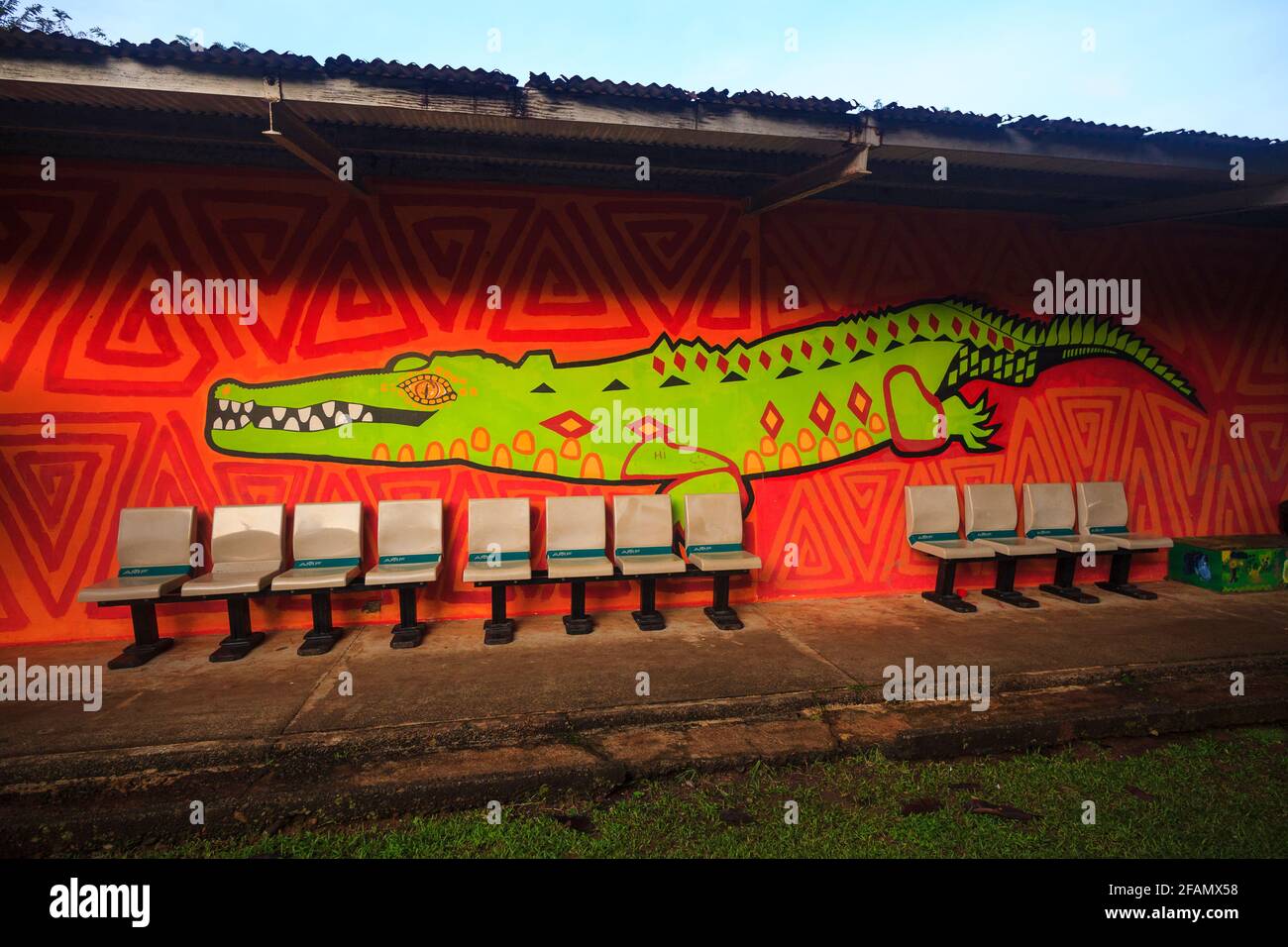 Wandmalerei auf der Gamboa Discovery School in der Stadt Gamboa, Provinz Colon, Republik Panama. Stockfoto