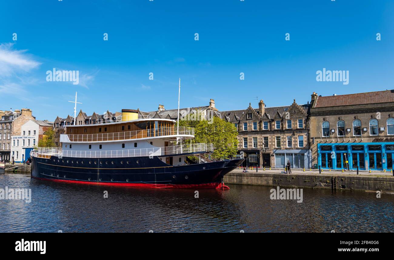 Umgebautes schwimmendes Hotelschiff, Ocean Mist, The Shore, Leith, Edinburgh, Schottland, Großbritannien Stockfoto