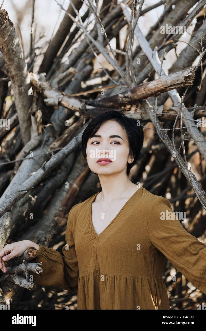 Porträt einer stilvollen asiatischen Frau Stockfoto