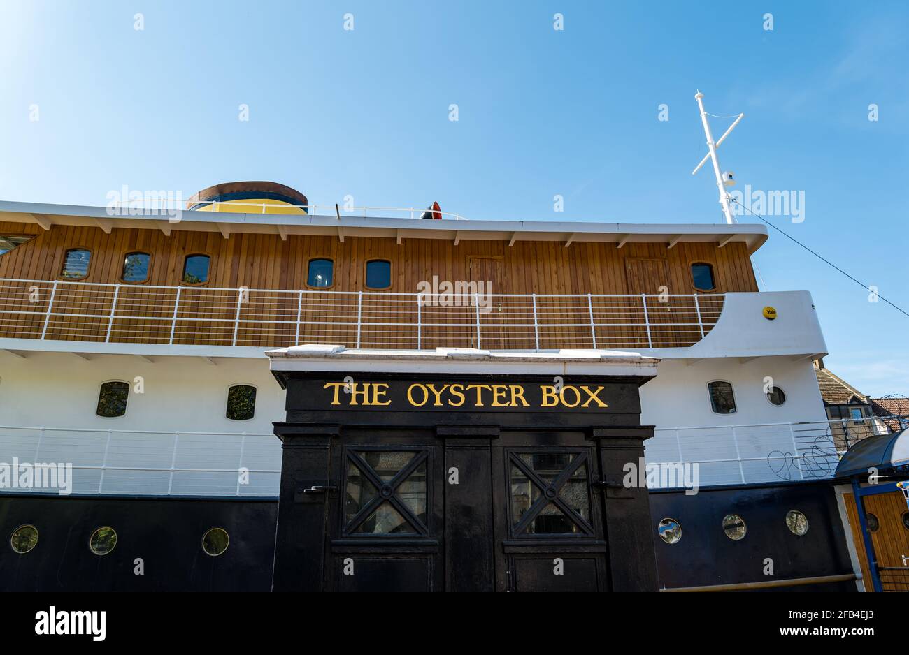Ocean Mist und die Oyster Box verwandelten Polizeikisten in Takeaway, The Shore, Leith, Edinburgh, Schottland, VEREINIGTES KÖNIGREICH Stockfoto