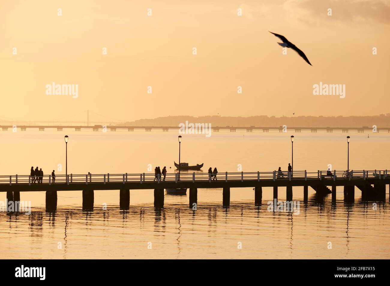Anlegestelle am Fluss Tagus. Alcochete, Portugal Stockfoto