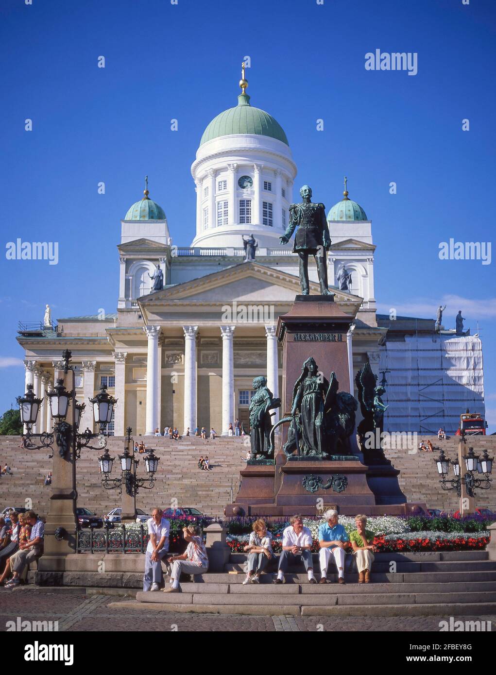 Lutherische Dom von Helsinki & Statue von Kaiser Alexander II, Senatsplatz, Region Uusimaa, Helsinki, Finnland Stockfoto