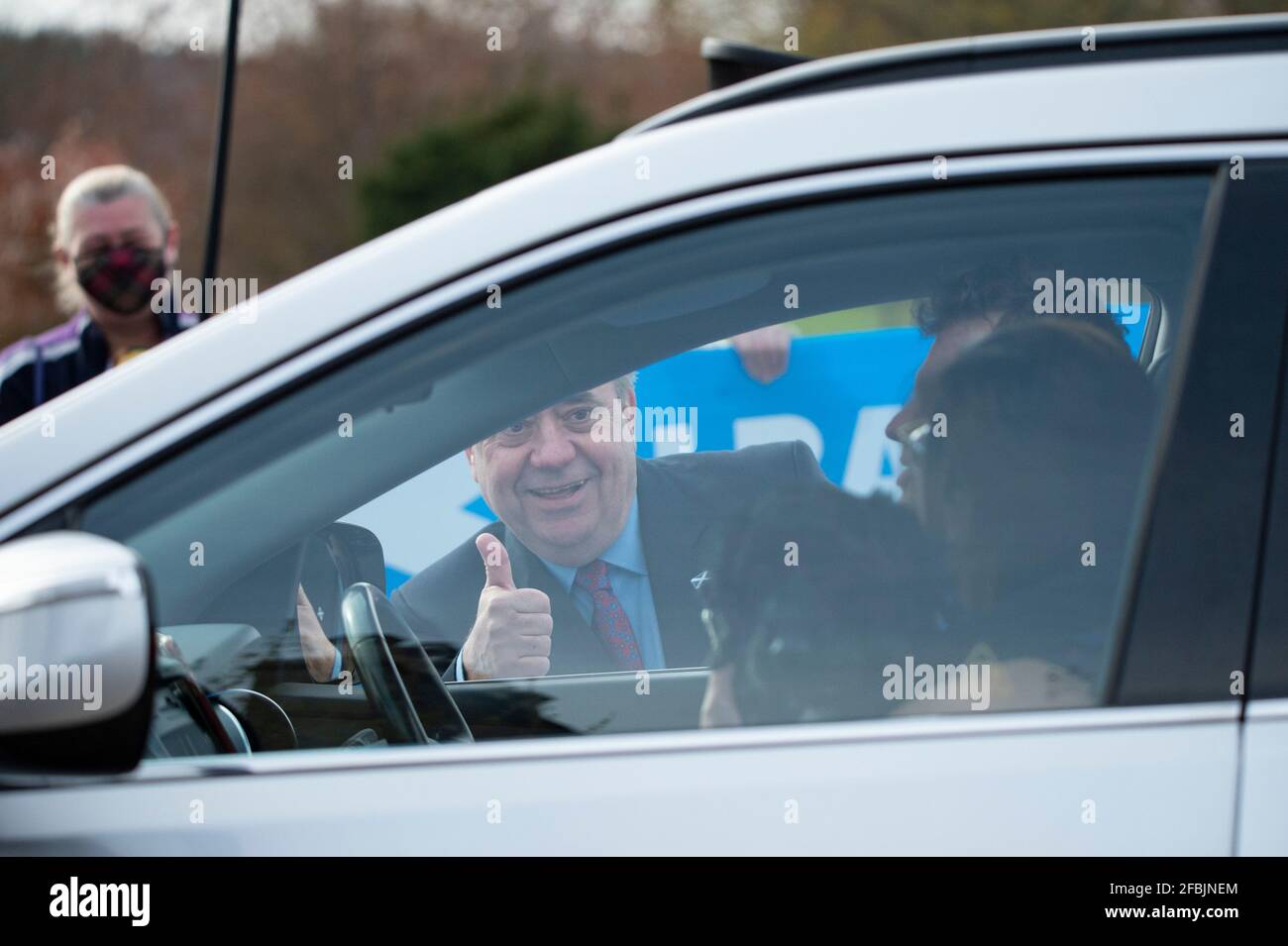 Inverness, Schottland, Großbritannien. April 2021. IM BILD: Alex Salmond will stellt Alba-Kandidaten vor: Kirk Torrance, Craig Berry, Josh Robertson und Judith Reid. Vor der Einführung sagte Herr Salmond: „Ich freue mich, ein starkes Team talentierter und engagierter Kandidaten vorstellen zu können, die alle fest in ihren lokalen Gemeinschaften verwurzelt sind. „ALBA hat diese Woche mit dem Start unseres Manifests gezeigt, dass wir die Ideen haben, um die wirtschaftliche Erholung in den Highlands und Inseln anzukurbeln. Quelle: Colin Fisher/Alamy Live News Stockfoto