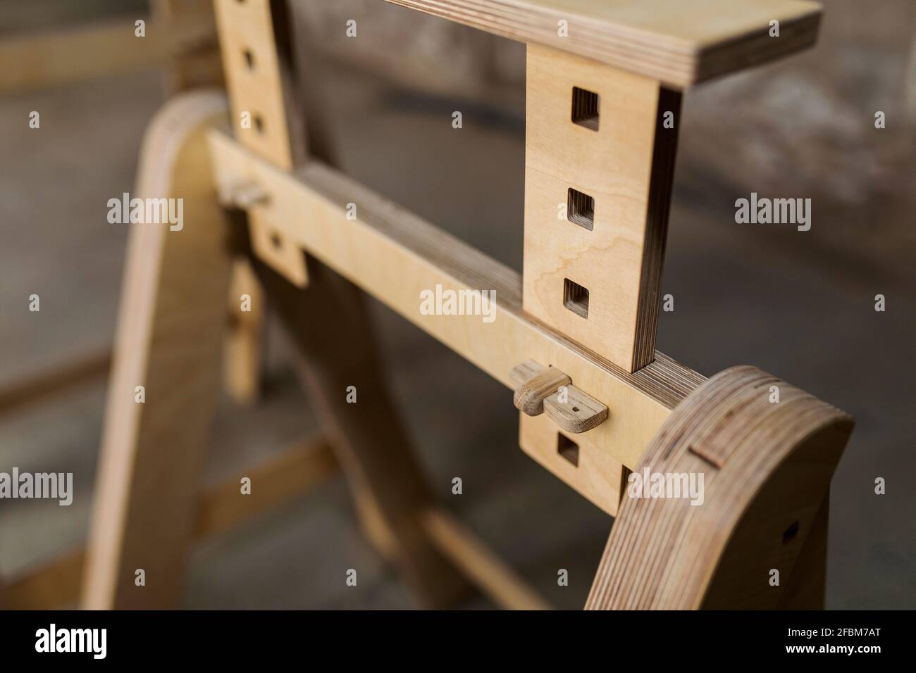 Beine aus Holzmöbeln Stockfoto