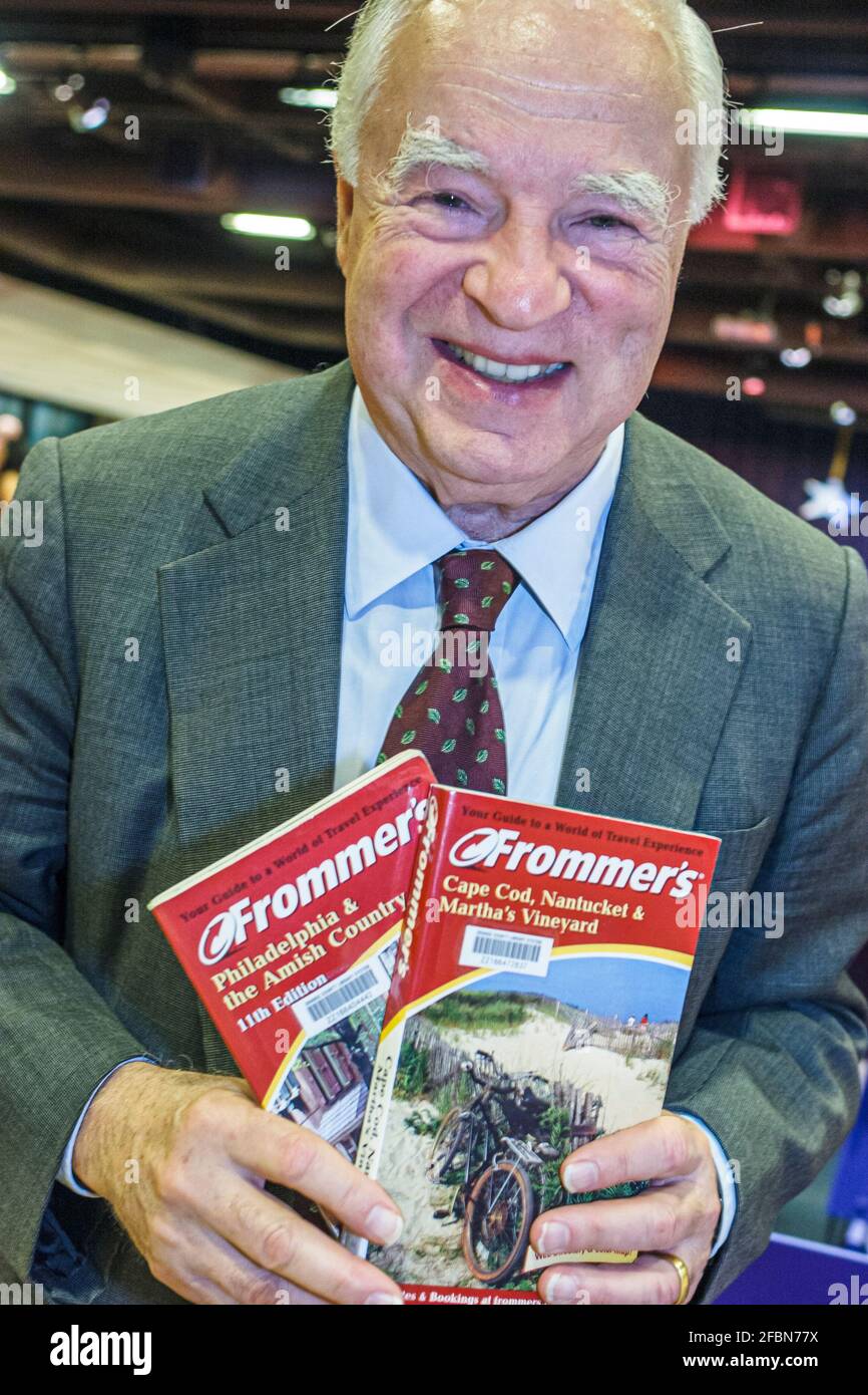 Orlando Florida, Central Avenue Public Library, Gastredner Veranstaltung mit Reiseführer Bücher Herausgeber Arthur Frommer, Stockfoto