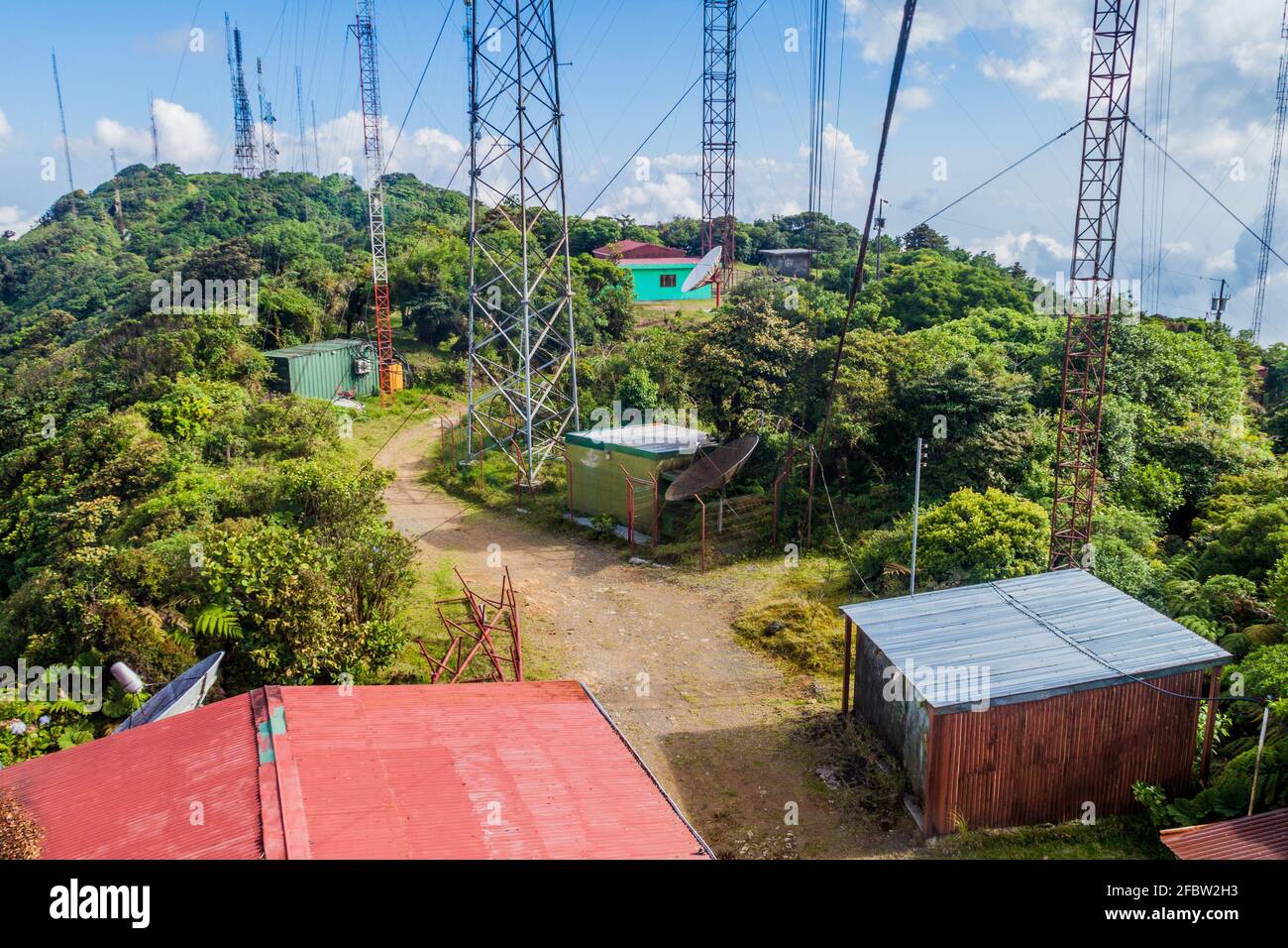Funksender am Berg Cerro Amigos in der Nähe des Dorfes Santa Elena, Costa Rica Stockfoto