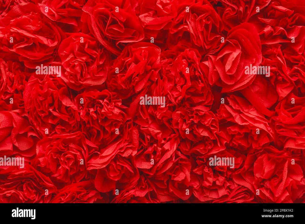 Rote Vintage Papier Rosen Textur Hintergrund, abstrakte Muster Tapete, Blumen handgefertigt. Stockfoto