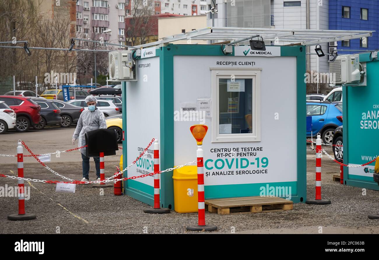 Bukarest, Rumänien – 11. Februar 2021: Kein Kunde in einem privaten Covid-19 Real-Time PCR Testzentrum in Bukarest. Stockfoto