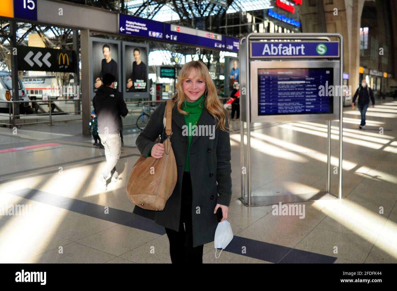 Jasmin Schwiers bei der Ankunft zu „MDR Hier ab vier“ In Leipzig am 24.4.2021 Stockfoto