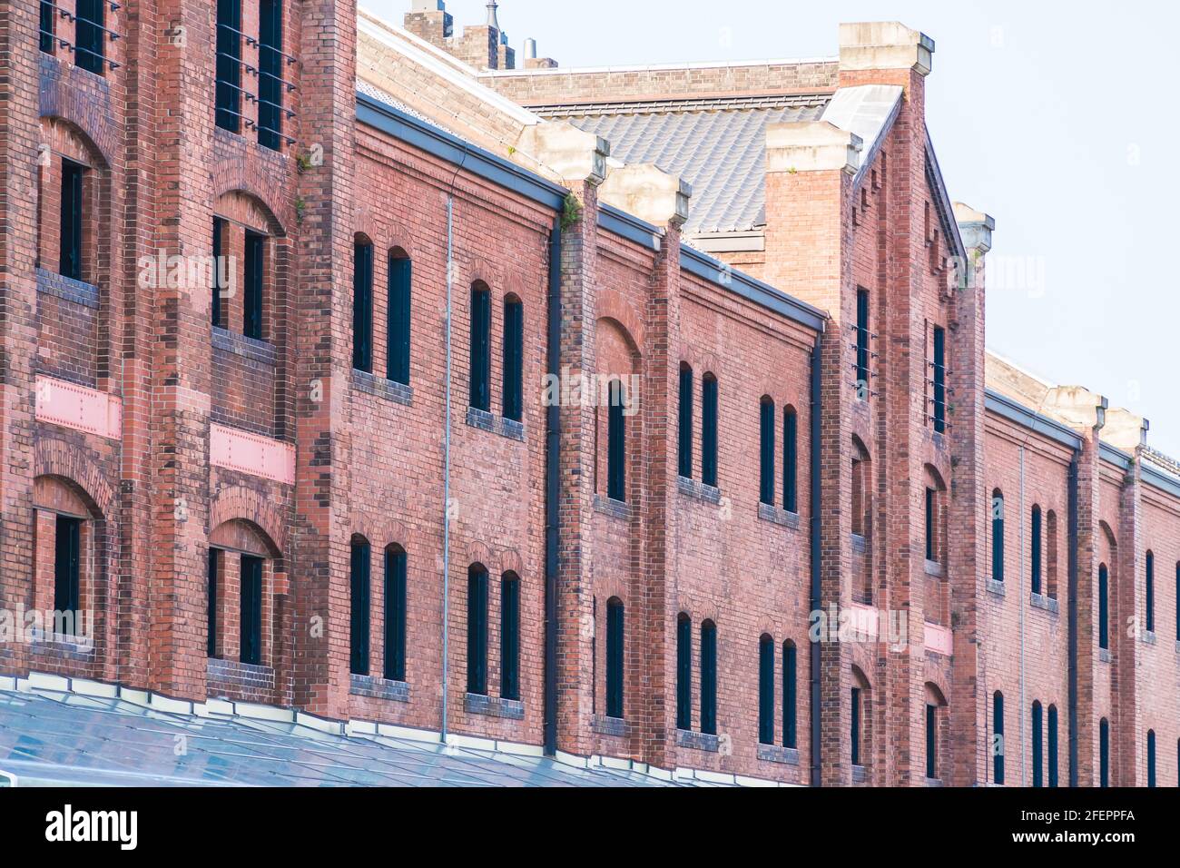 Wunderschönes Außengebäude und Architektur des Backsteinlagerhauses in yokohama Stadt japan Stockfoto