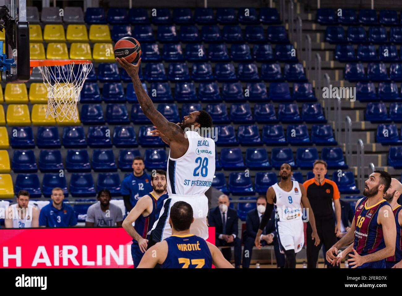 Tarik Black von Zenit St. Peterburg während der Turkish Airlines EuroLeague, Playoffs Spiel 2 Basketball-Spiel zwischen FC Barcelona und Zenit St. Petersburg am 23. April 2021 im Palau Blaugrana in Barcelona, Spanien - Foto Javier Borrego / Spanien DPPI / DPPI / LiveMedia Stockfoto