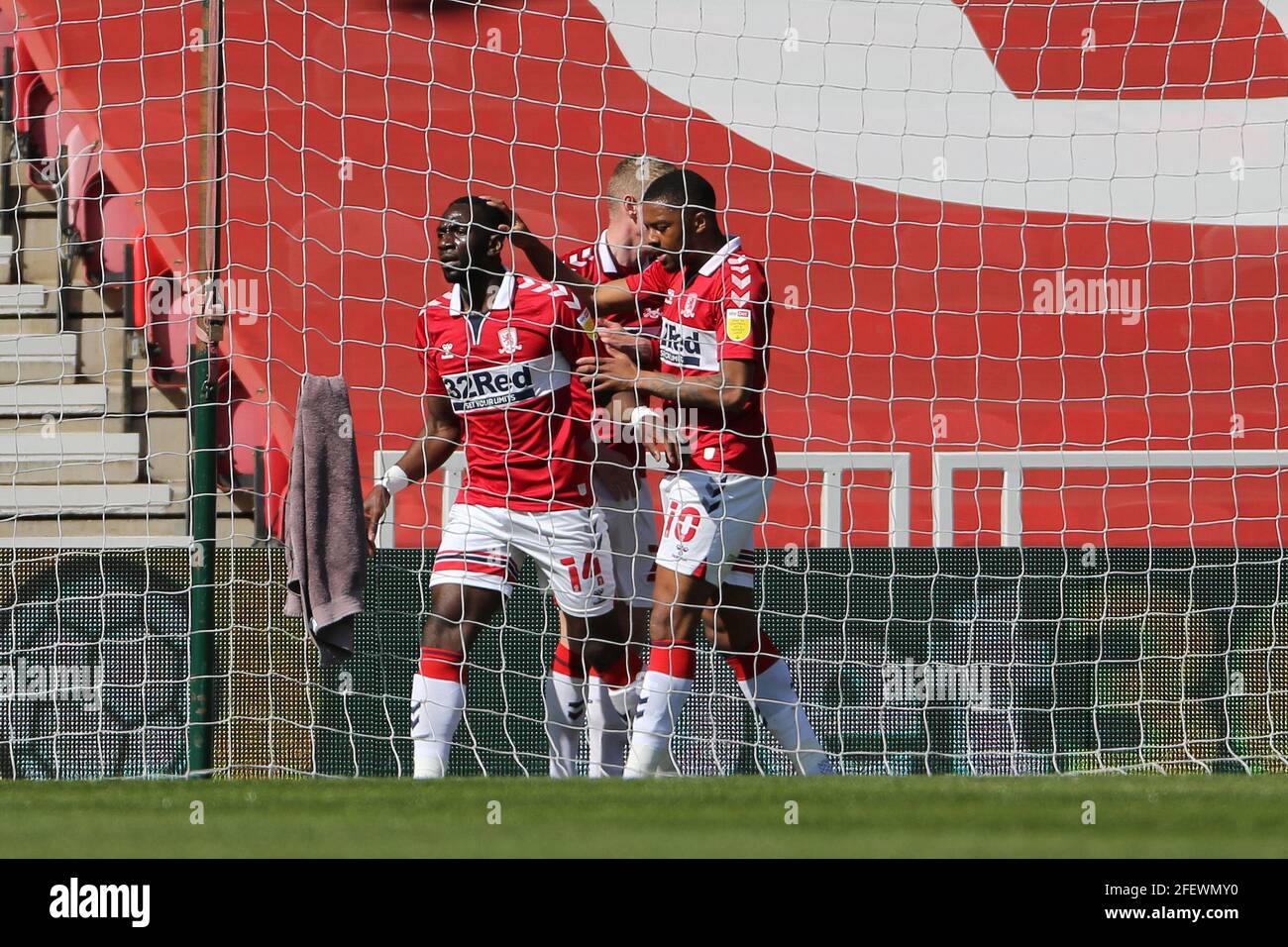 MIDDLESBROUGH, GROSSBRITANNIEN. 24. APRIL Yannick Bolasie von Middlesbrough hat am Samstag, den 24. April 2021 im Riverside Stadium, Middlesbrough, ihr erstes Tor während des Sky Bet Championship-Spiels zwischen Middlesbrough und Sheffield erreicht. (Quelle: Mark Fletcher, Mi News) Stockfoto