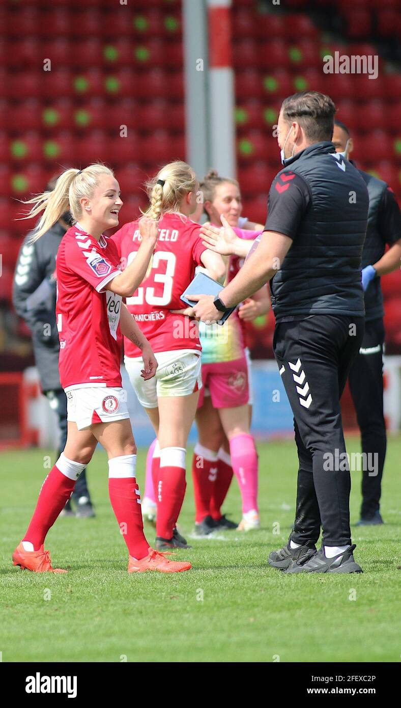 Faye Bryson (2 Bristol City) lächelt nach dem 2-2 FA Womens Super League 1 Spiel zwischen Aston Villa und Arsenal im Bescot Stadium in Walsall. Stockfoto