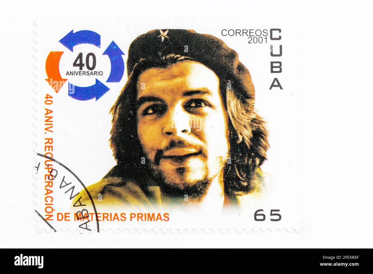 Vintage 'Cuba Correos' Marke mit dem Che Guevara Bild. 40. Jahrestag des Recycling-Programms auf der karibischen Insel. Jahr 2001 Stockfoto
