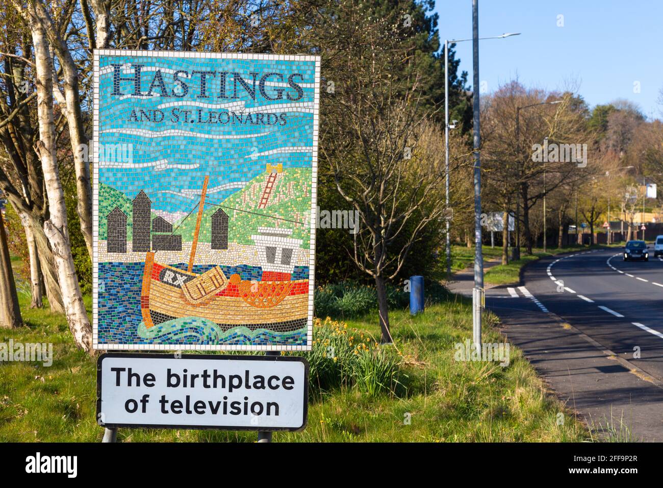 Hastings und St. Leonards, Geburtsort des Fernsehmosaikzeichens am Eingang zu Hastings, East Sussex, großbritannien Stockfoto