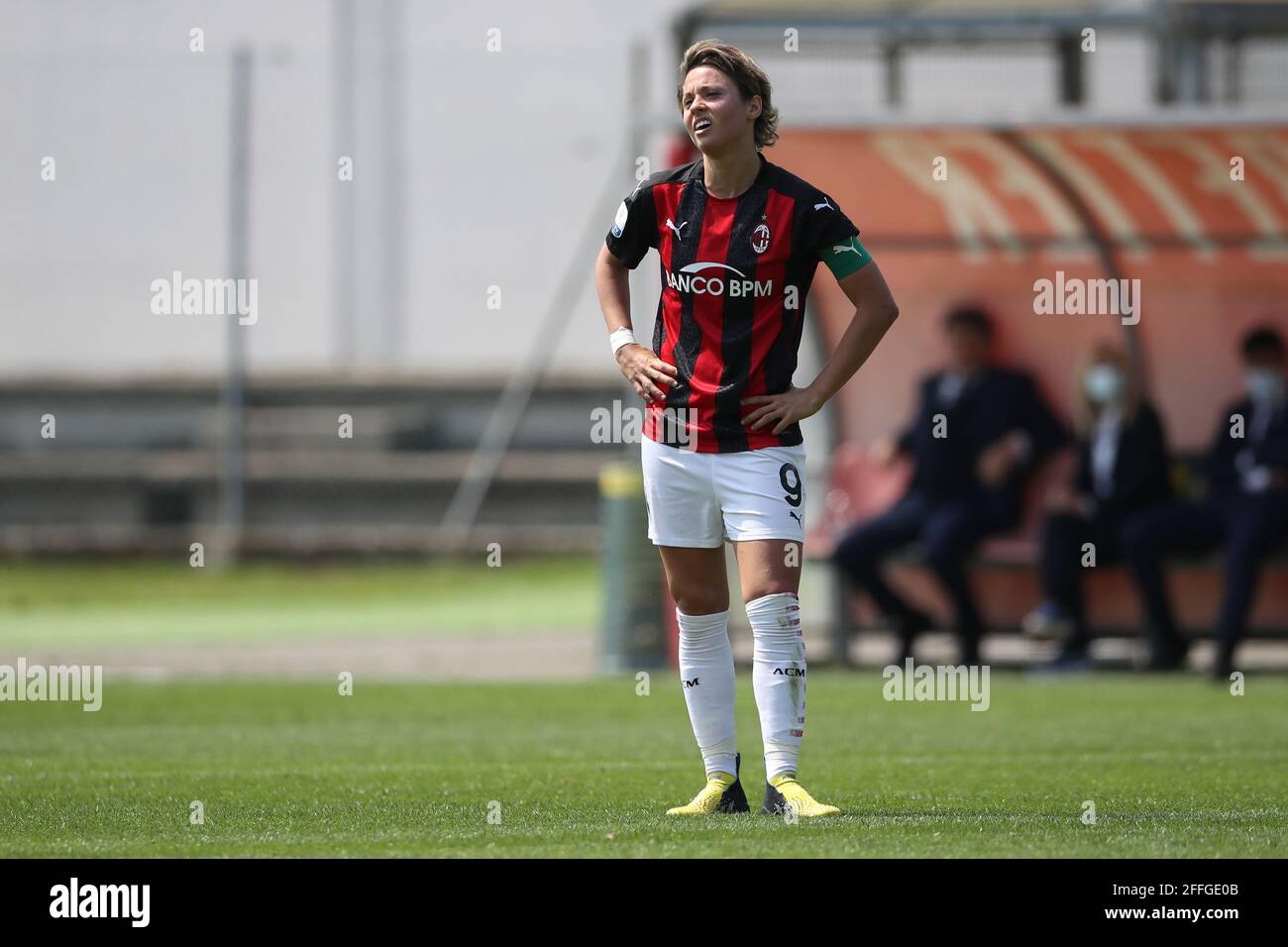 Mailand, Italien. April 2021. Valentina Giacinti vom AC Mailand reagiert während des Coppa Italia Femminile-Spiels im Centro Sportivo Vismara in Mailand. Bildnachweis sollte lauten: Jonathan Moscrop/Sportimage Kredit: Sportimage/Alamy Live News Stockfoto