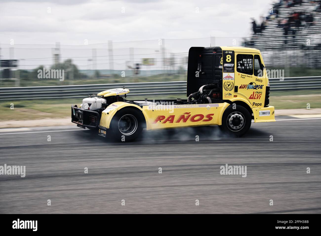 Circuito del Jarama, San Sebastian de los Reyes, Spanien. April 2021. Spanische Truck Racing Championship und der Cup 2021. David Sanchez Paños Lastwagen. Kredit: EnriquePSans/Alamy Live Nachrichten Stockfoto