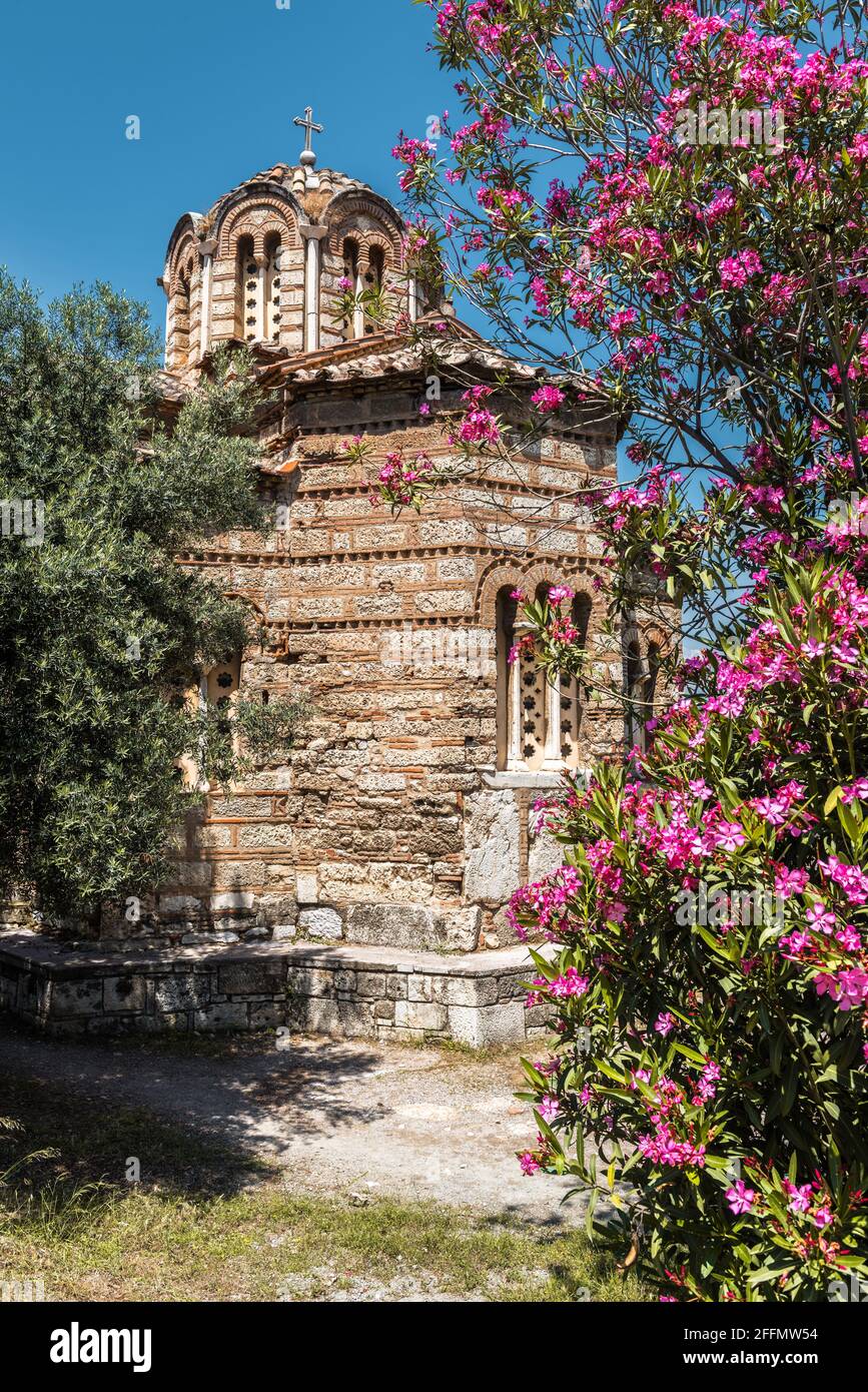 Kirche der Heiligen Apostel im antiken Agora, Athen, Griechenland. Dieser Ort ist Touristenattraktion von Athen. Denkmal der alten griechischen byzantinischen Kultur in Athen Stockfoto