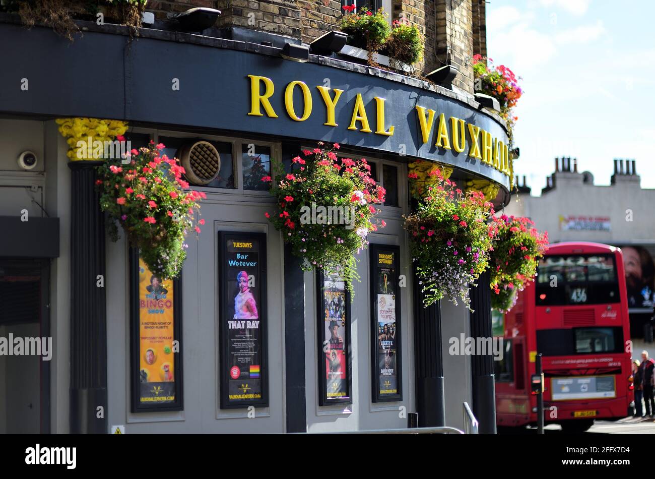 London, England, Vereinigtes Königreich. Die Royal Vauxhall Tavern in Vauxhall. Der Veranstaltungsort ist eine Schwulenbar, die auf echte Kabarett-Bewertungen spezialisiert ist. Stockfoto