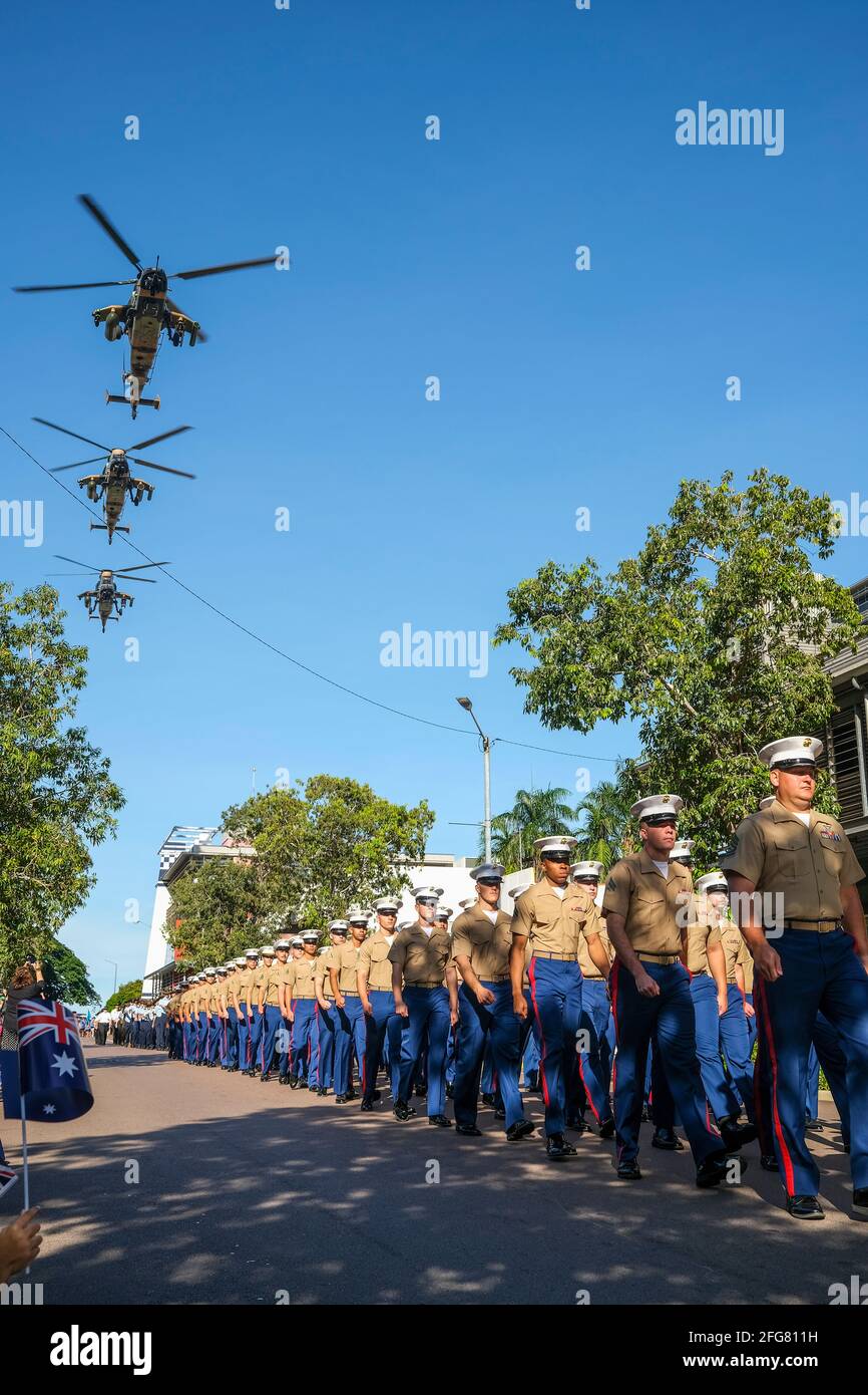 US-Armee marschiert bei der Anzac Day Parade 2021 in Darwin, Northern Territory, Australien Stockfoto