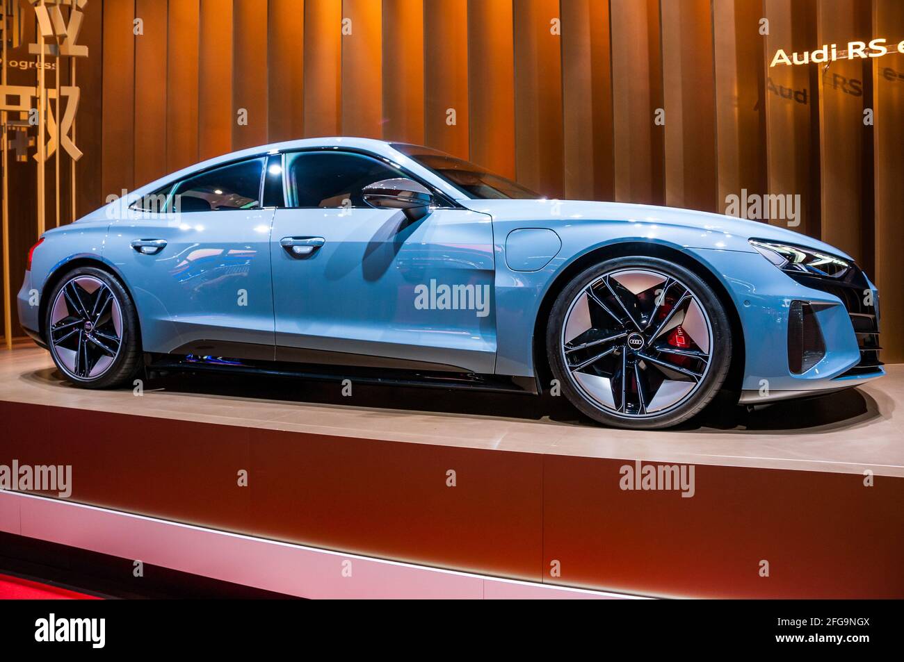 Ein Audi RS e-tron GT ist auf der Shanghai Auto Show 2021 in China zu sehen. Stockfoto