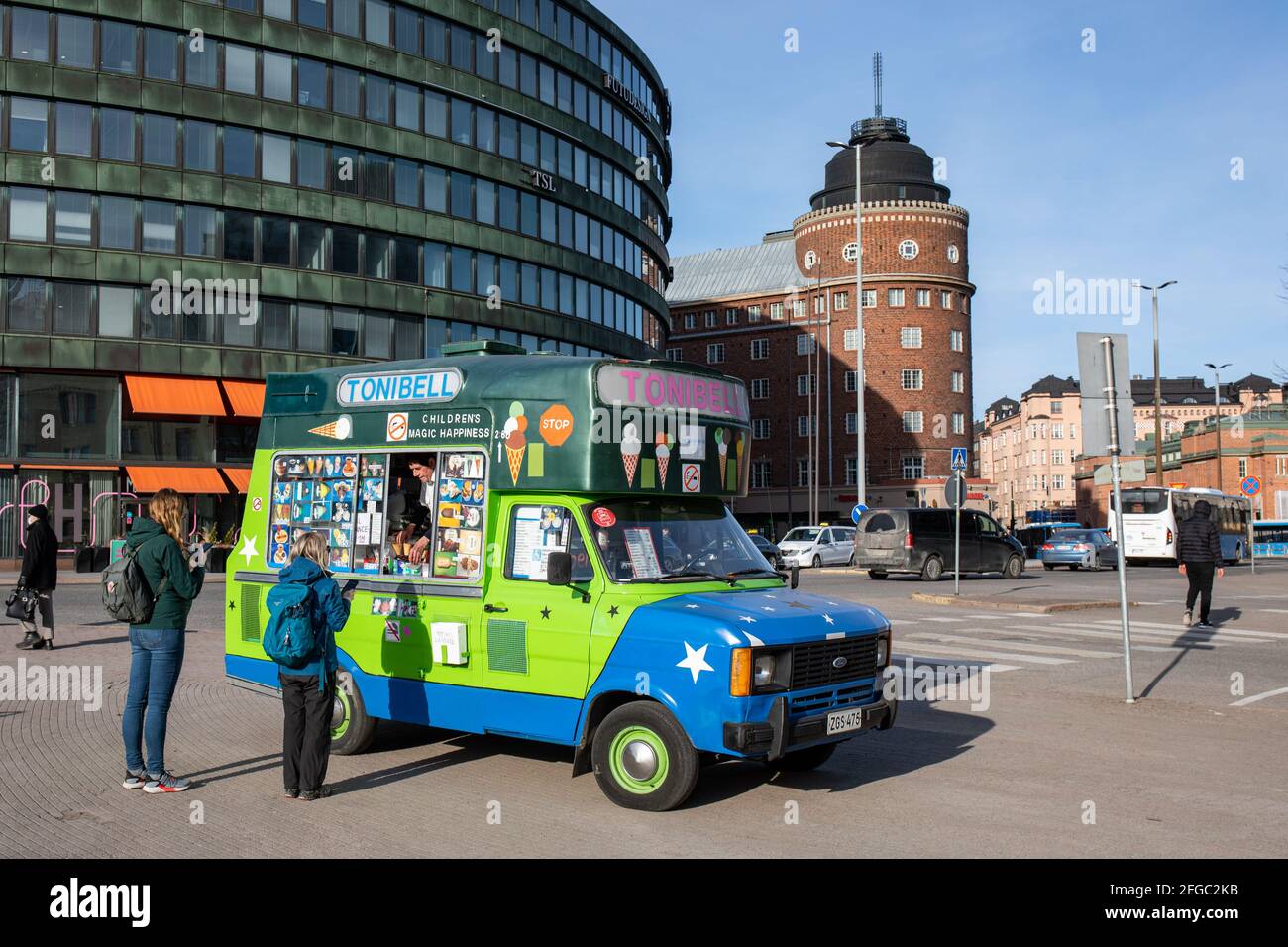 Alter Eiswagen oder Lastwagen im Stadtteil Hakaniemi in Helsinki, Finnland Stockfoto