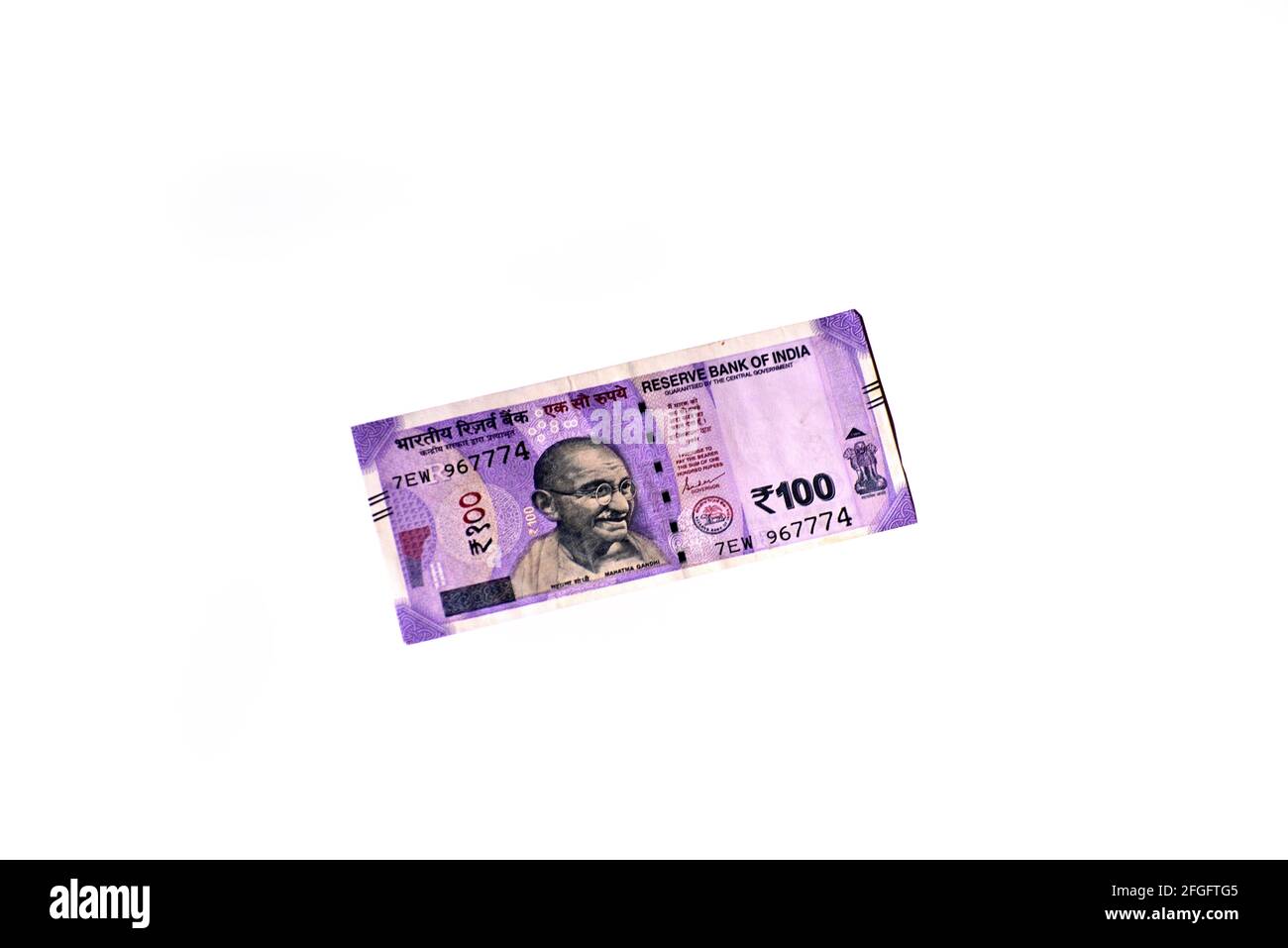 Indische Papierwährungsrupien auf isoliertem weißem Hintergrund Stockfoto